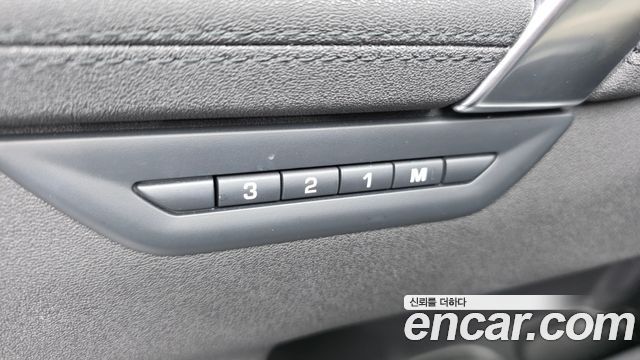 Land Rover Discovery Sport 2025 — photo 32