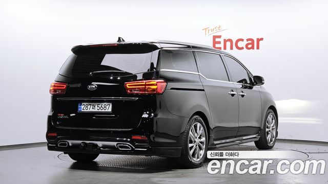 Kia Canival 2019 — photo 2