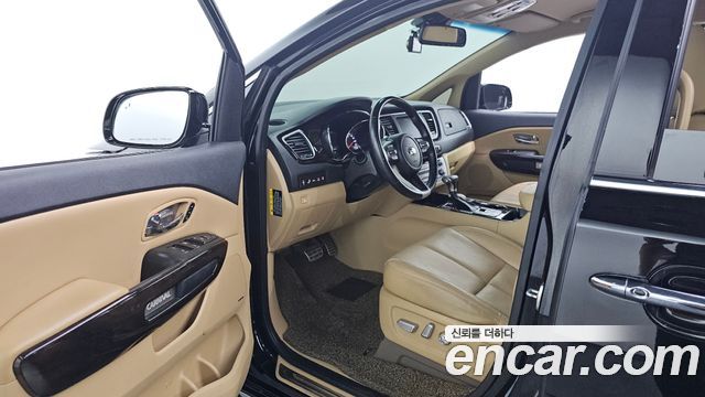 Kia Canival 2019 — photo 10