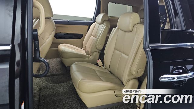 Kia Canival 2019 — photo 12