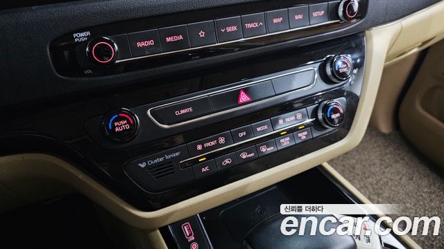 Kia Canival 2019 — photo 18