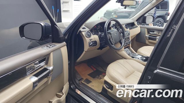 Land Rover Discovery 2014 — photo 10