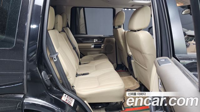 Land Rover Discovery 2014 — photo 11