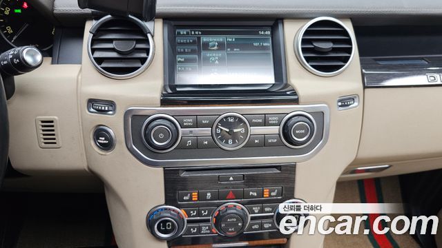 Land Rover Discovery 2014 — photo 12