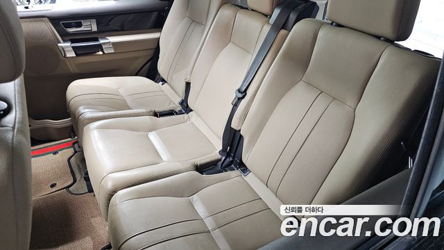 Land Rover Discovery 2014 — photo 14