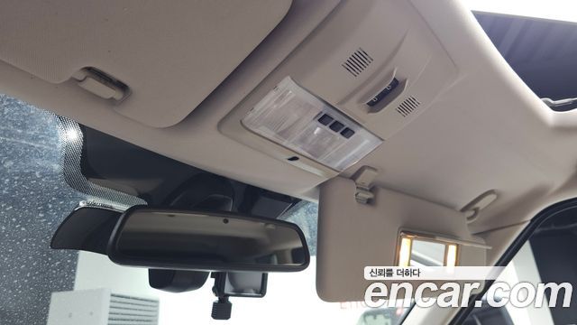 Land Rover Discovery 2014 — photo 17