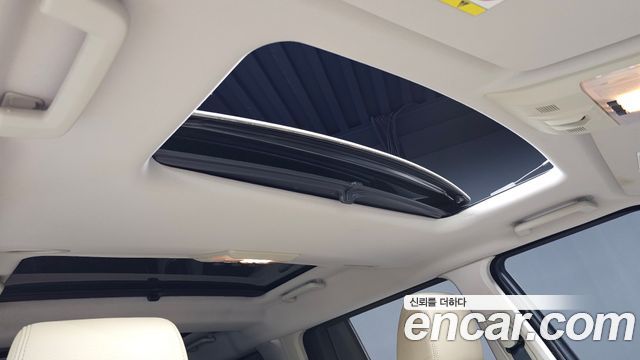 Land Rover Discovery 2014 — photo 19