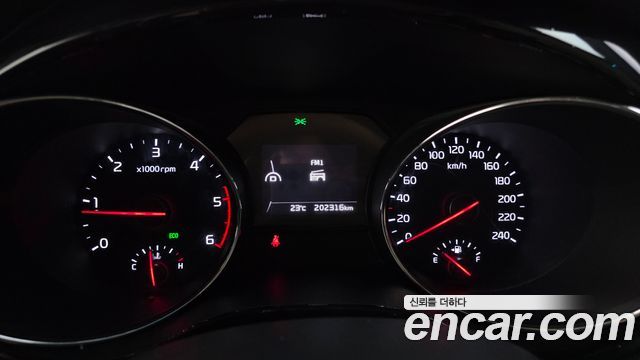 Kia Canival 2016 — photo 8
