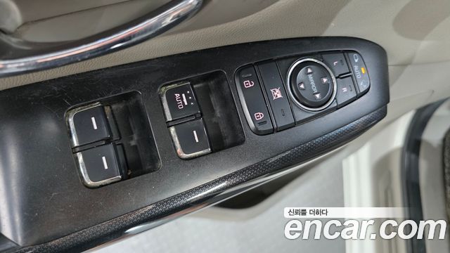 Kia Canival 2016 — photo 12