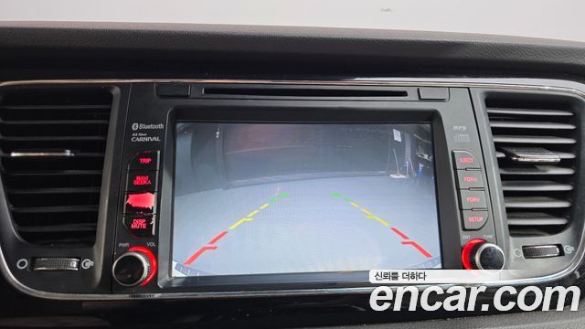 Kia Canival 2016 — photo 15