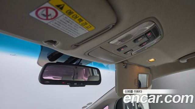 Kia Canival 2016 — photo 16
