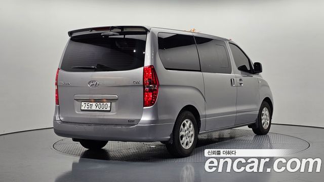 Hyundai Starex 2013 — photo 2