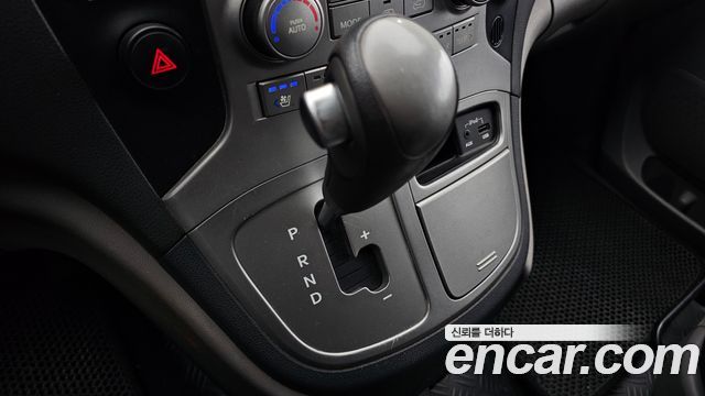 Hyundai Starex 2013 — photo 9