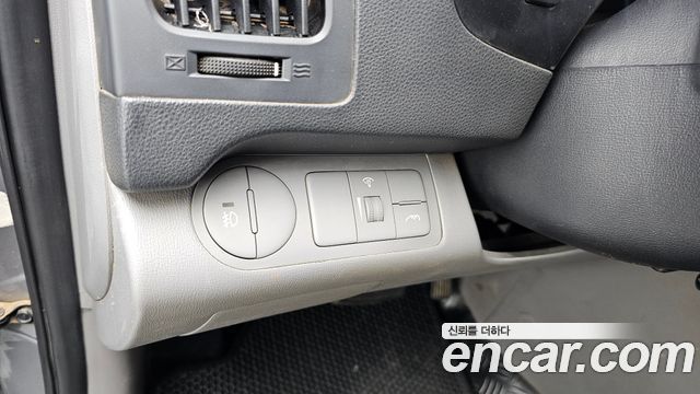 Hyundai Starex 2013 — photo 17