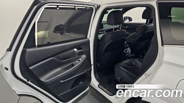 Hyundai Santafe 2022 — photo 18
