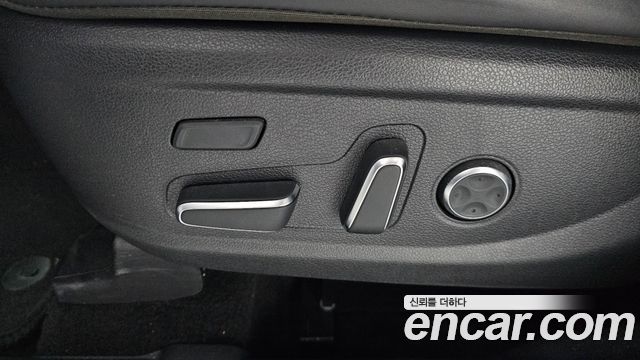 Hyundai Santafe 2022 — photo 36