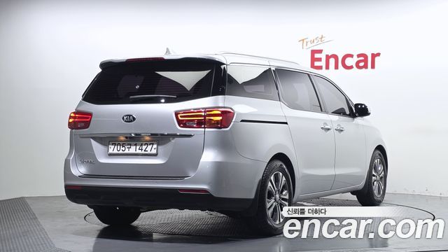 Kia Canival 2020 — photo 2