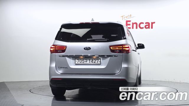 Kia Canival 2020 — photo 4