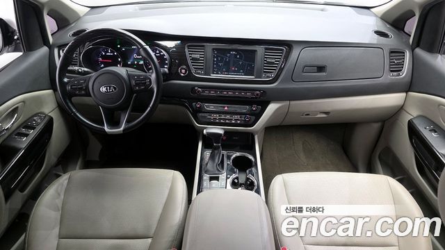 Kia Canival 2020 — photo 10