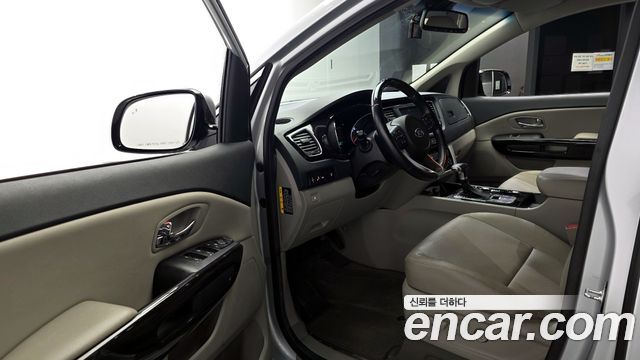 Kia Canival 2020 — photo 13
