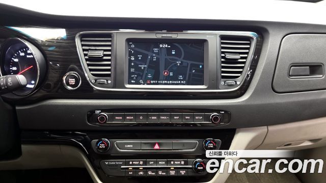 Kia Canival 2020 — photo 21