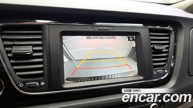 Kia Canival 2020 — photo 23