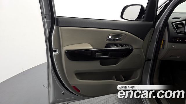 Kia Canival 2020 — photo 14