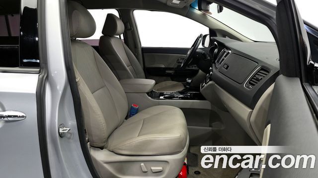 Kia Canival 2020 — photo 16