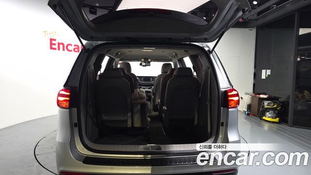 Kia Canival 2020 — photo 32