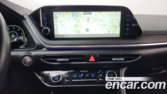 Hyundai Sonata 2022 — photo 18