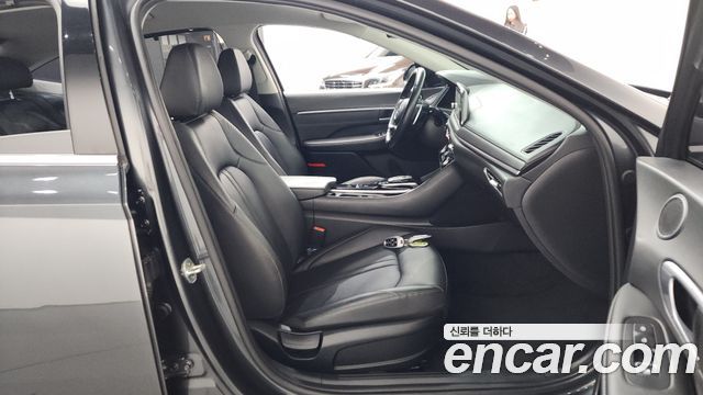 Hyundai Sonata 2022 — photo 16