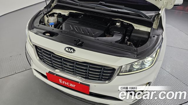 Kia Canival 2019 — photo 6