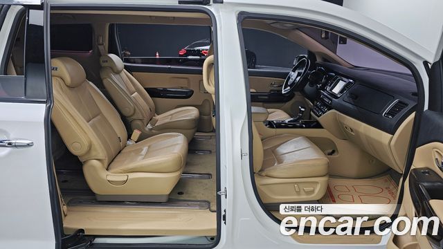 Kia Canival 2019 — photo 11