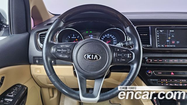 Kia Canival 2019 — photo 14