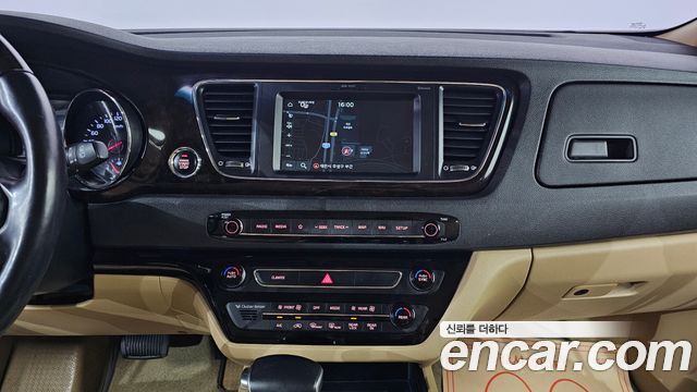 Kia Canival 2019 — photo 15