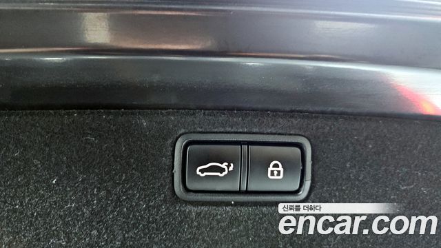 Genesis G80 2017 — photo 16