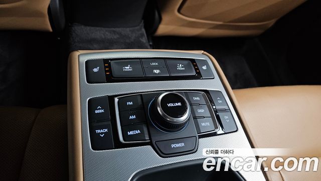 Genesis G80 2017 — photo 18