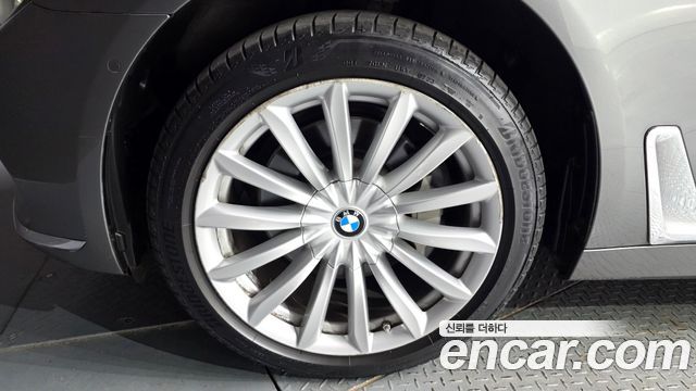 BMW 7-Series 2016 — photo 5