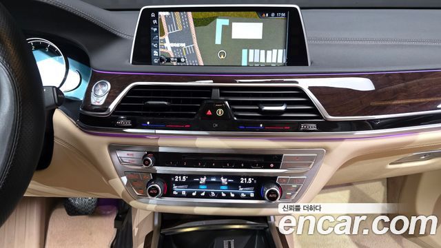 BMW 7-Series 2016 — photo 21
