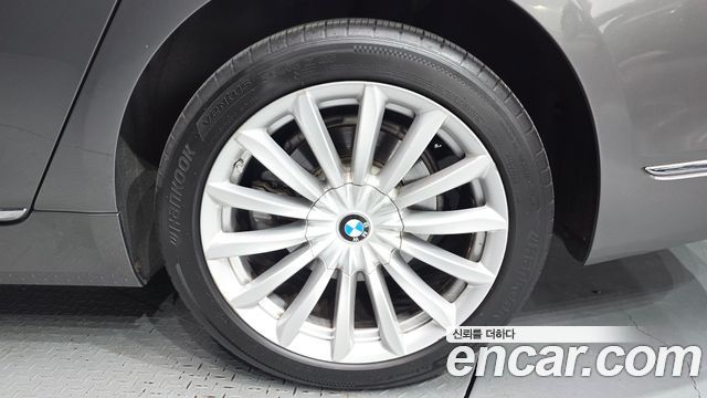 BMW 7-Series 2016 — photo 7