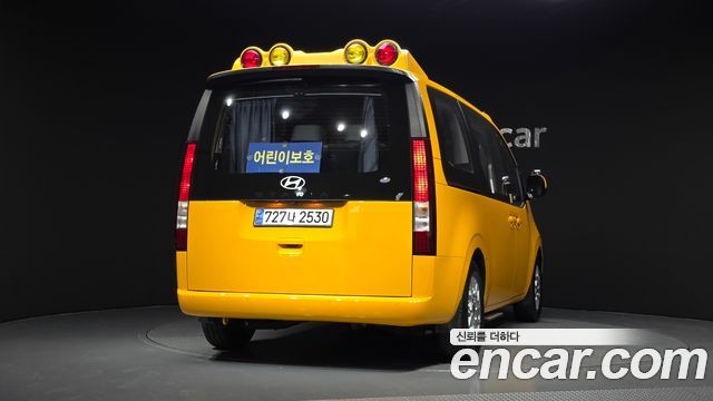 Hyundai Staria 2025 — photo 4