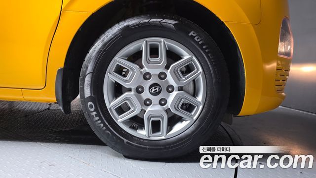 Hyundai Staria 2025 — photo 7