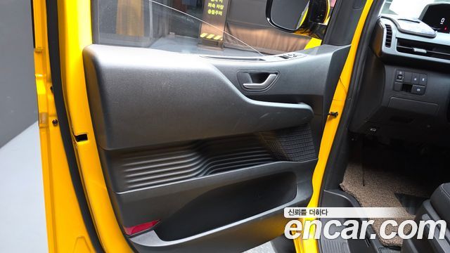 Hyundai Staria 2025 — photo 14