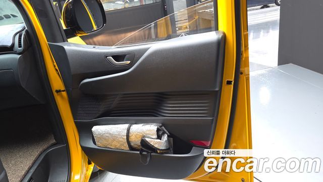 Hyundai Staria 2025 — photo 15