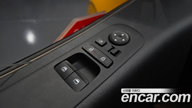 Hyundai Staria 2025 — photo 33