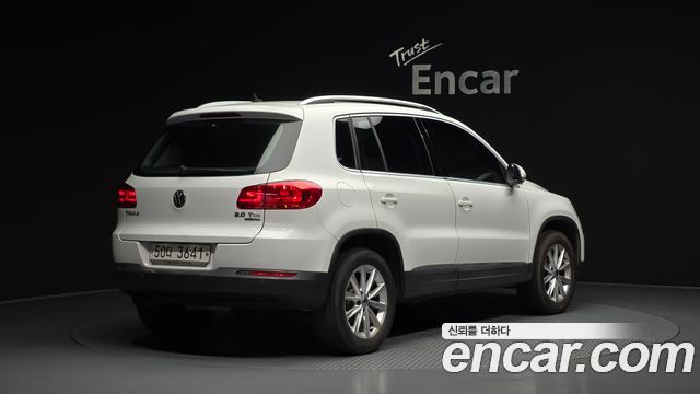 Volkswagen Tiguan 2015 — photo 2