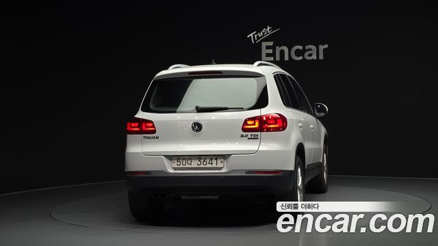 Volkswagen Tiguan 2015 — photo 4