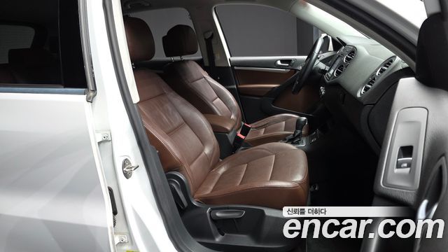 Volkswagen Tiguan 2015 — photo 11