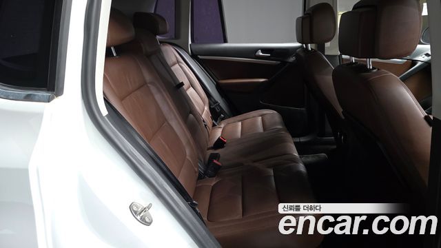 Volkswagen Tiguan 2015 — photo 12