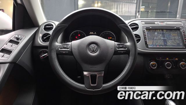 Volkswagen Tiguan 2015 — photo 13